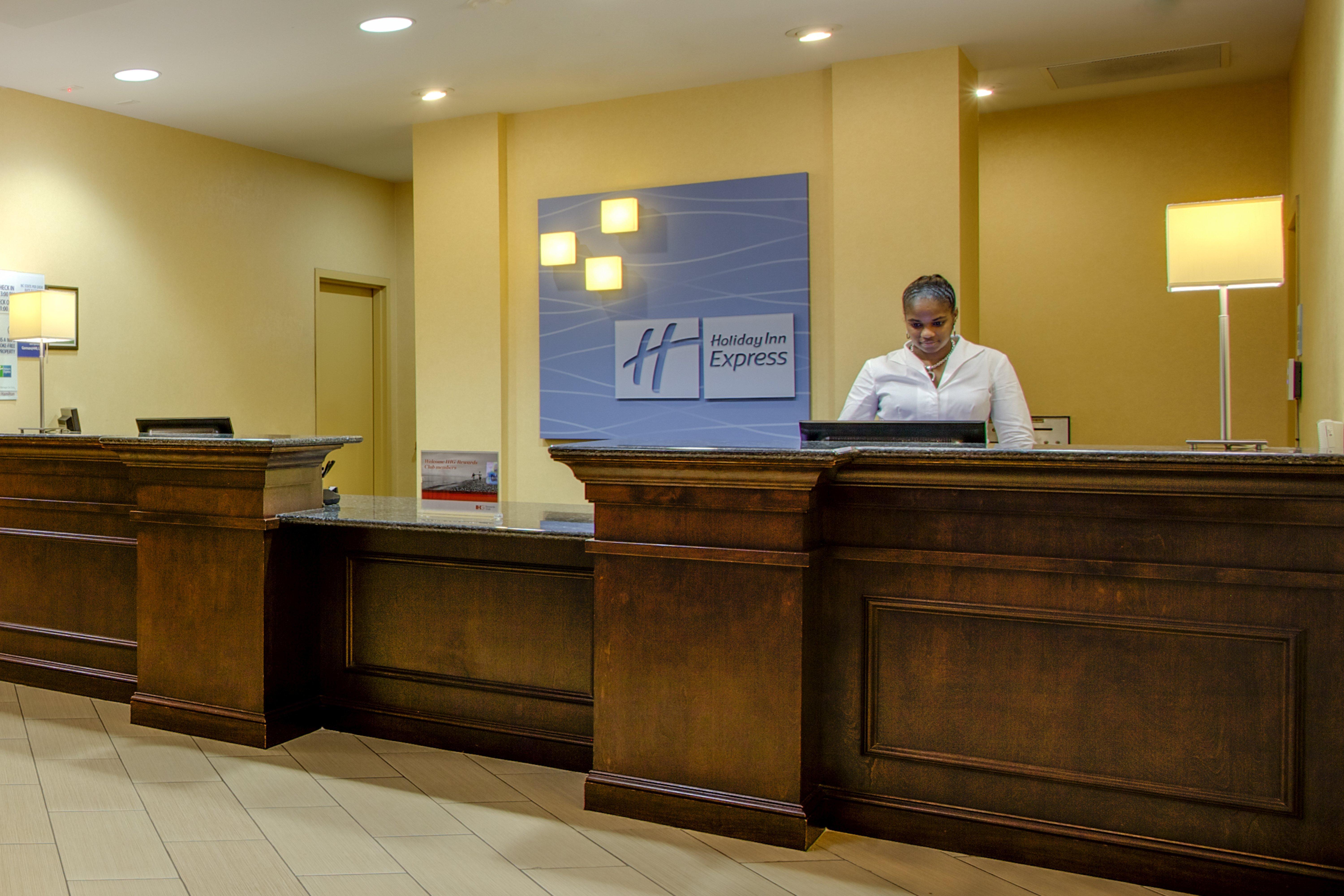 Holiday Inn Express Hotel Raleigh Southwest By Ihg Exterior photo