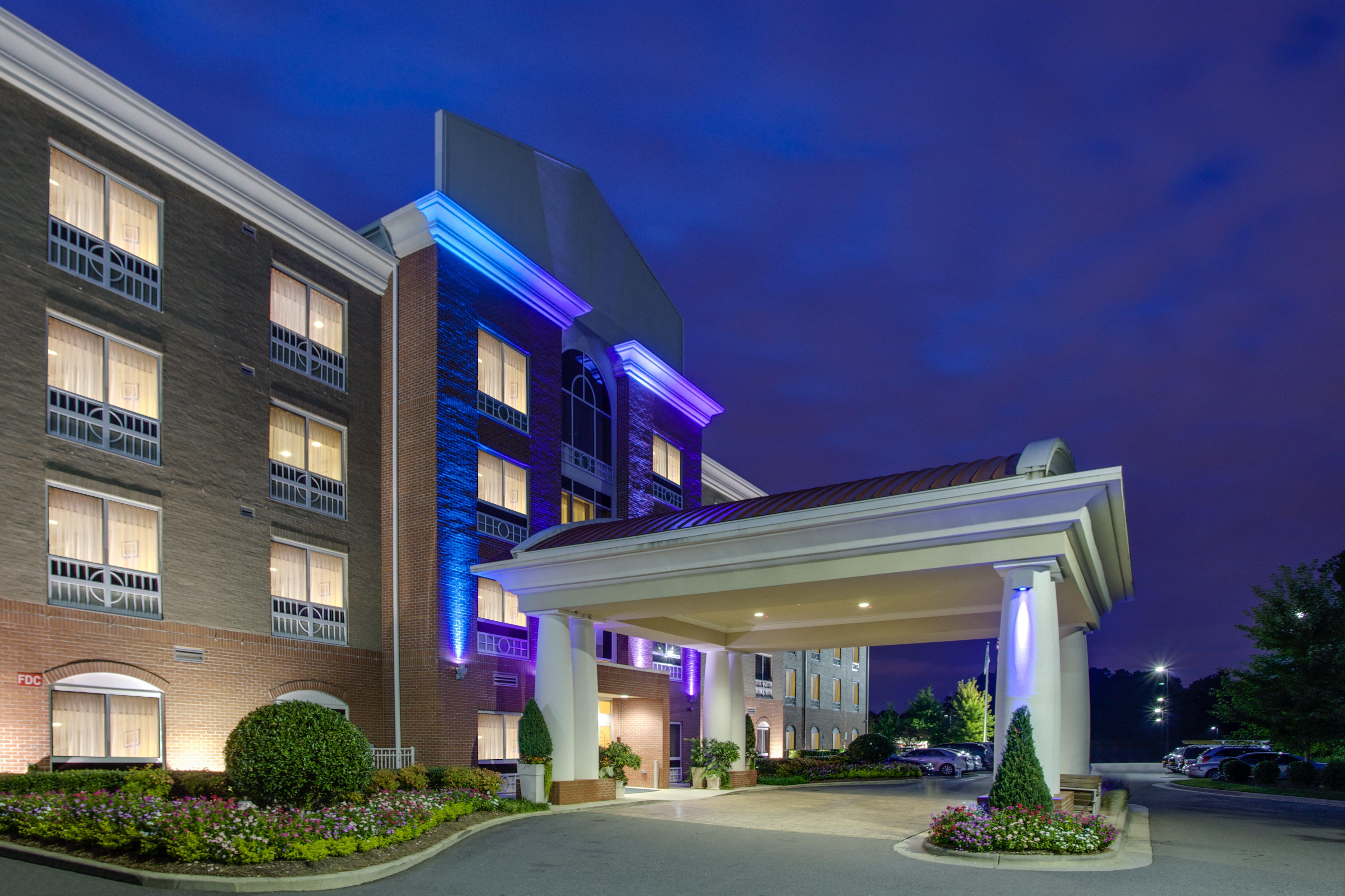 Holiday Inn Express Hotel Raleigh Southwest By Ihg Exterior photo