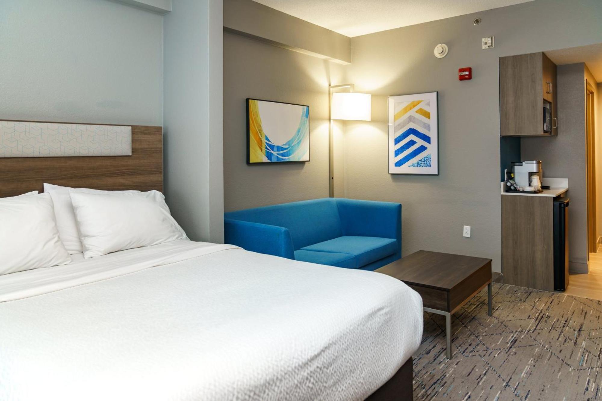 Holiday Inn Express Hotel Raleigh Southwest By Ihg Exterior photo