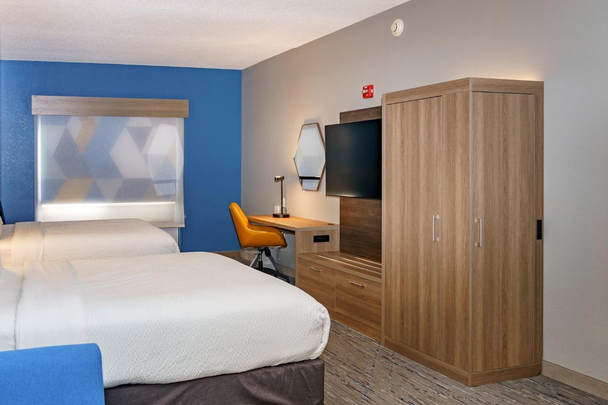 Holiday Inn Express Hotel Raleigh Southwest By Ihg Exterior photo