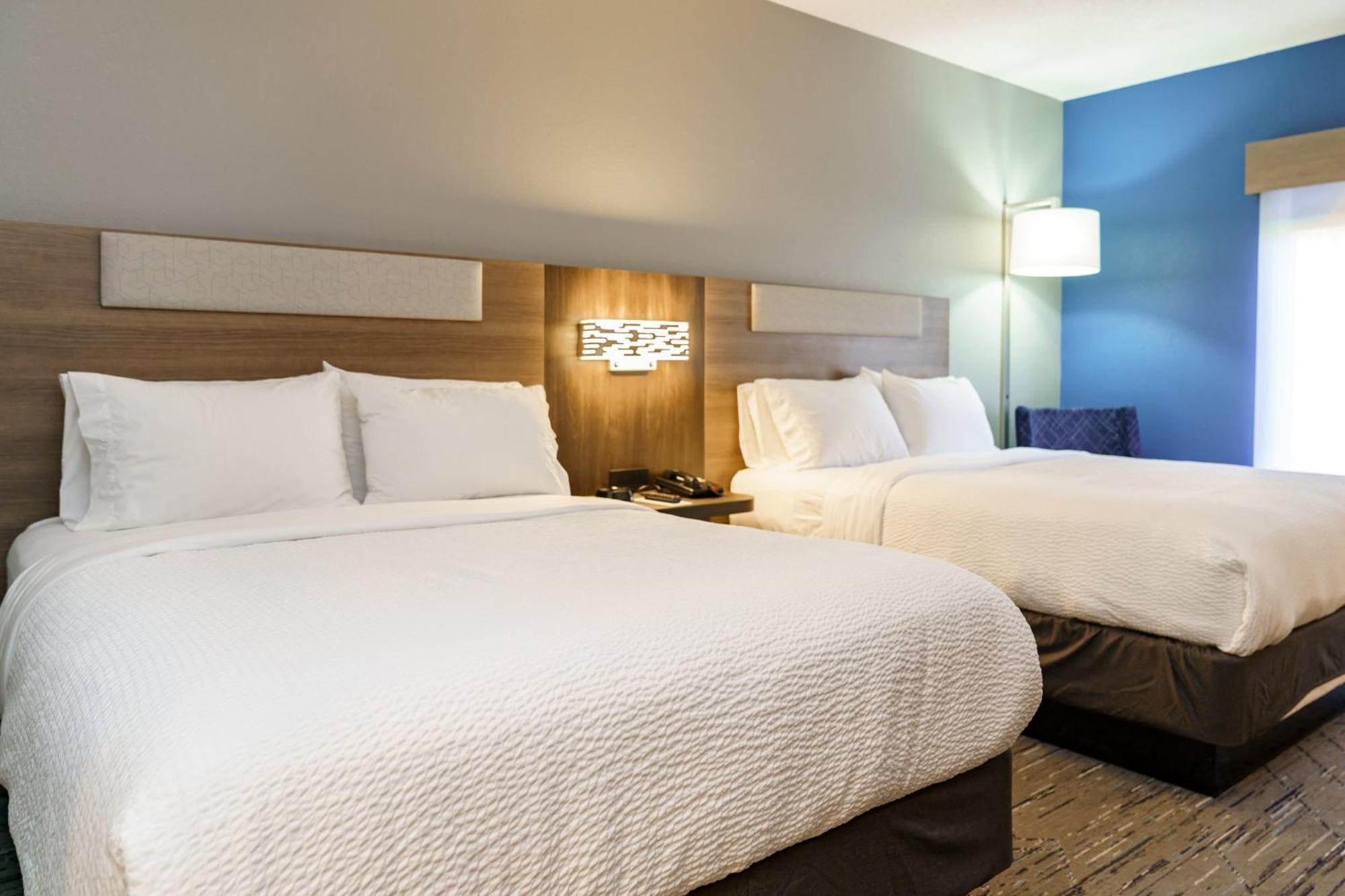 Holiday Inn Express Hotel Raleigh Southwest By Ihg Exterior photo