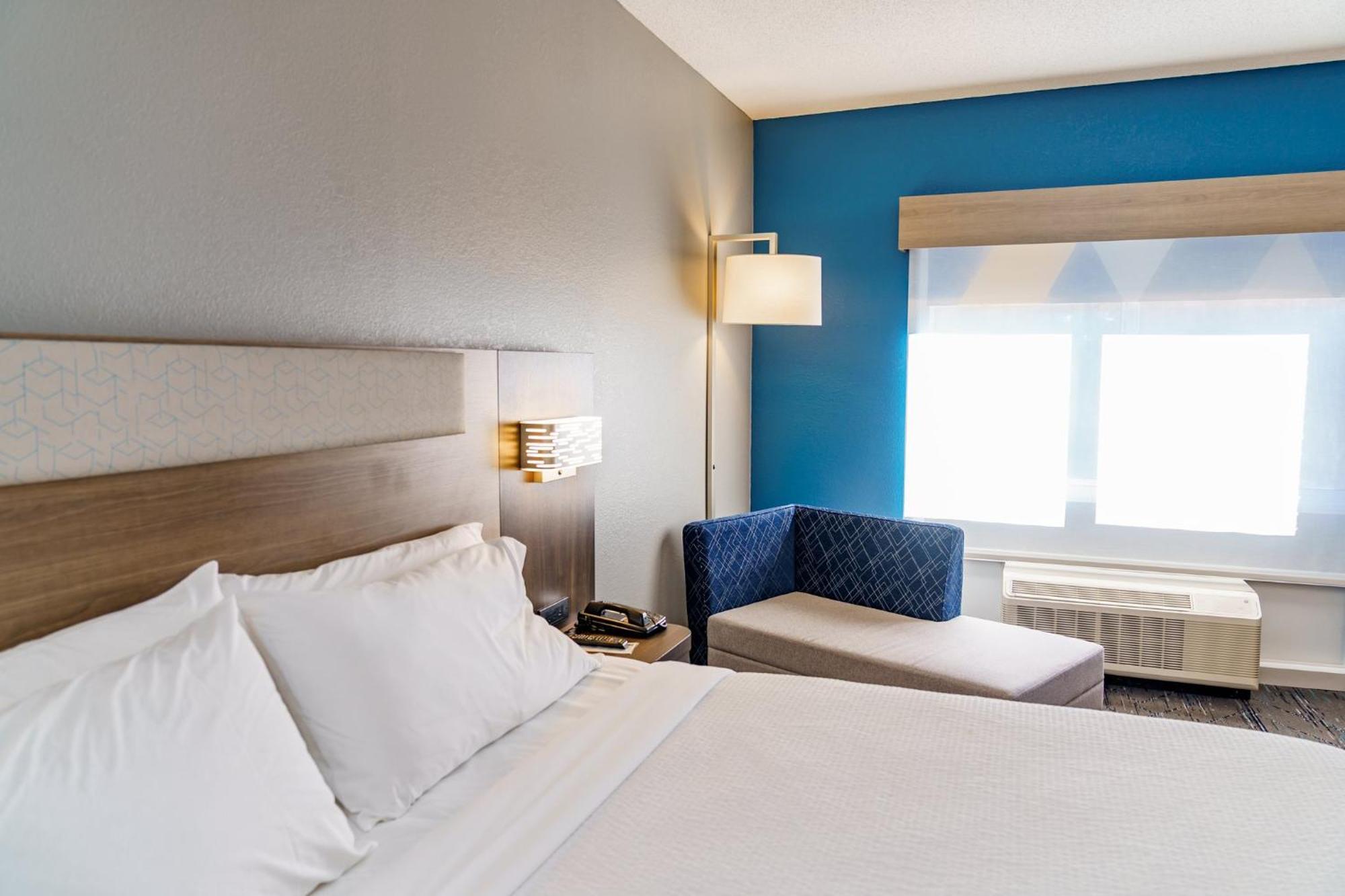 Holiday Inn Express Hotel Raleigh Southwest By Ihg Exterior photo